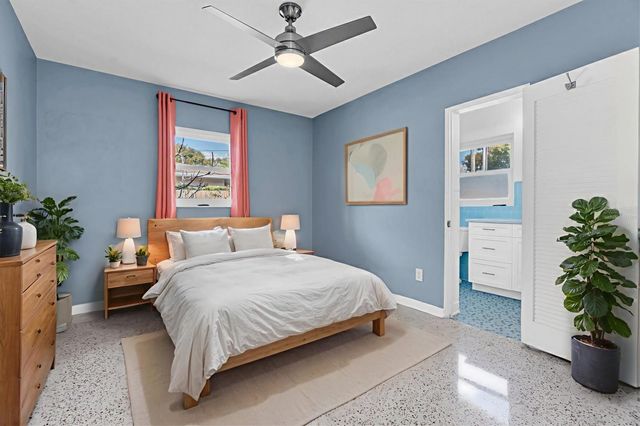 1903 42ND WAY N, St Petersburg, FL 33713