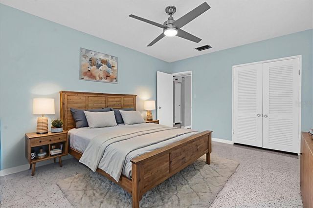 1903 42ND WAY N, St Petersburg, FL 33713