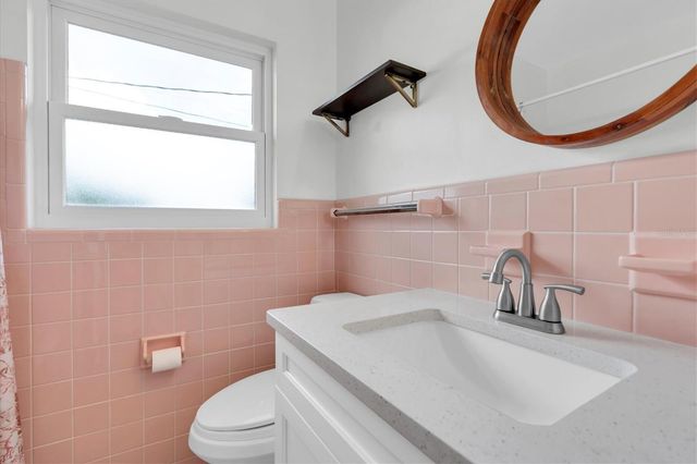 1903 42ND WAY N, St Petersburg, FL 33713