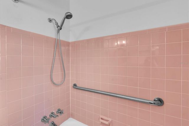 1903 42ND WAY N, St Petersburg, FL 33713