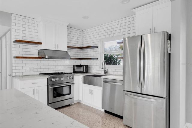 1903 42ND WAY N, St Petersburg, FL 33713