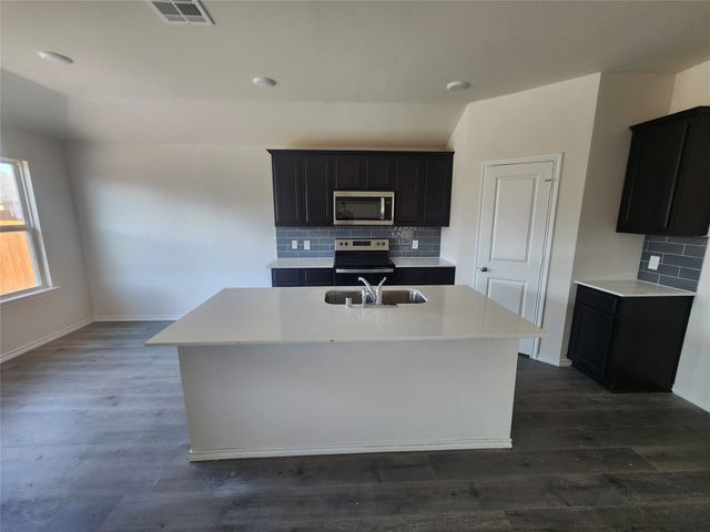 1130 Breezy Oak Drive, Nevada, TX 75173