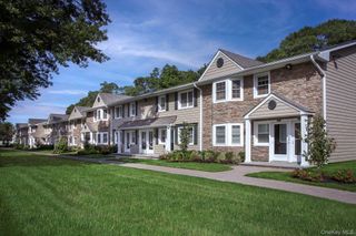 316 Tudor Lane 316, Middle Island, NY 11953