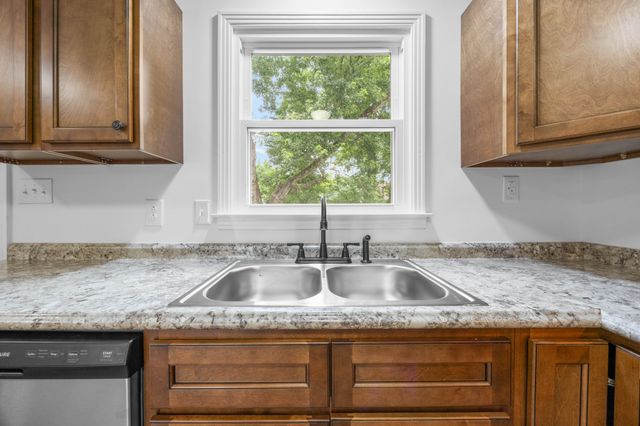 382 Louise Ln, Clarksville, TN 37042