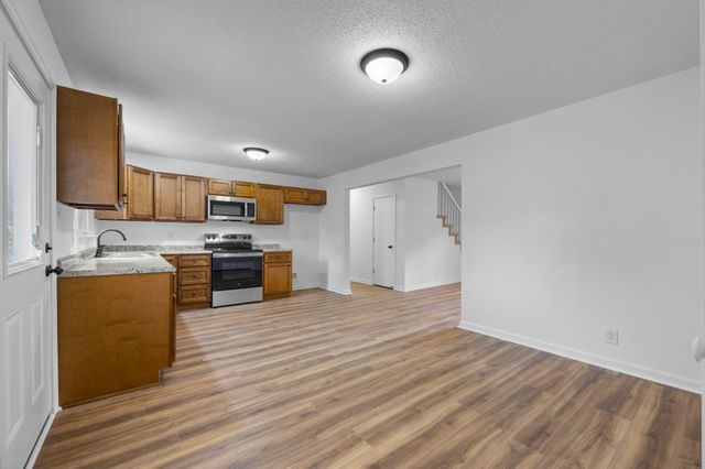 382 Louise Ln, Clarksville, TN 37042