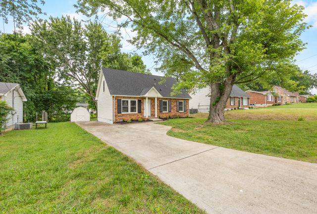 382 Louise Ln, Clarksville, TN 37042