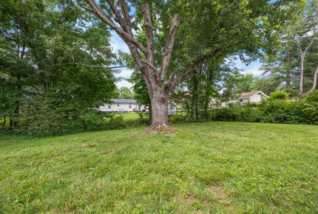 382 Louise Ln, Clarksville, TN 37042