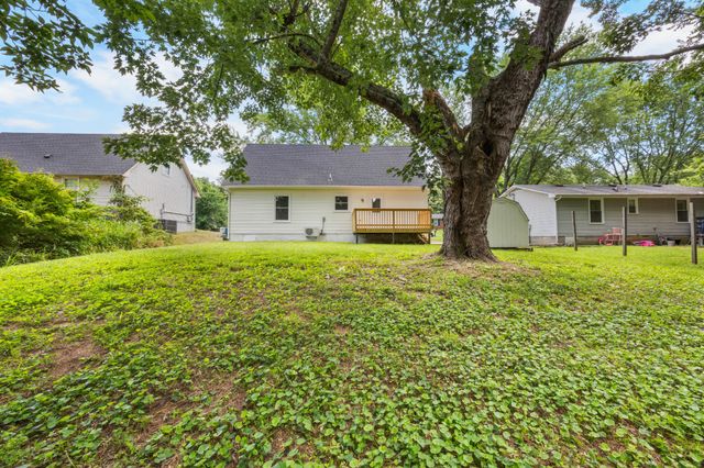 382 Louise Ln, Clarksville, TN 37042