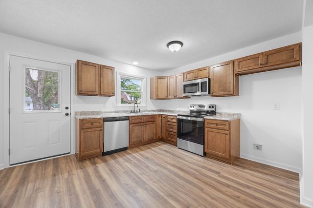 382 Louise Ln, Clarksville, TN 37042