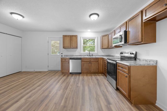 382 Louise Ln, Clarksville, TN 37042