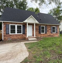 382 Louise Ln, Clarksville, TN 37042