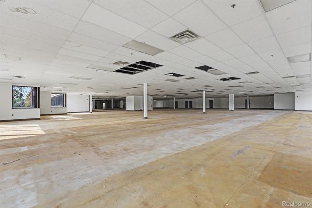 15120 N Commerce Drive B-1, Dearborn, MI 48120
