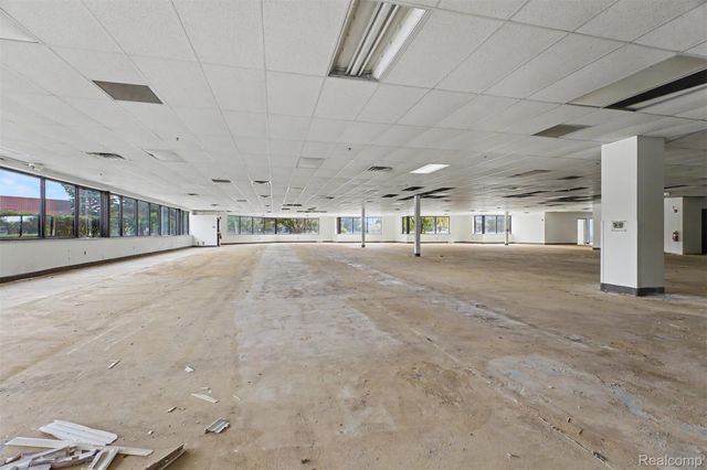 15120 N Commerce Drive B-1, Dearborn, MI 48120