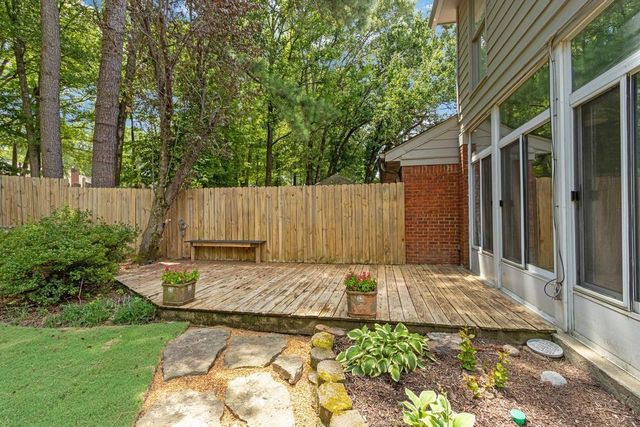 282 SHADOW GROVE CV, Memphis, TN 38018