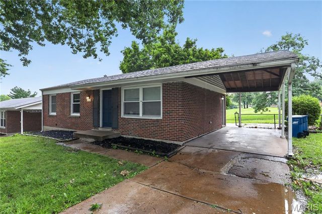 1627 Keelen Drive, St Louis, MO 63136