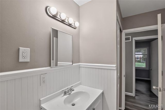 1627 Keelen Drive, St Louis, MO 63136