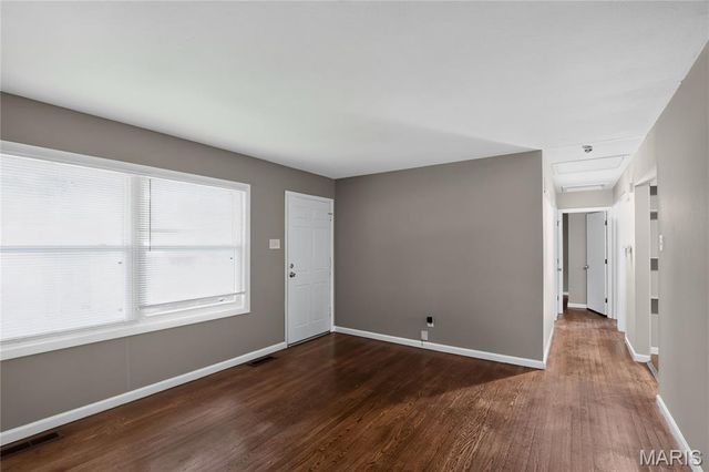 1627 Keelen Drive, St Louis, MO 63136