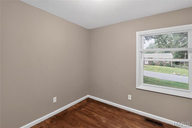 1627 Keelen Drive, St Louis, MO 63136