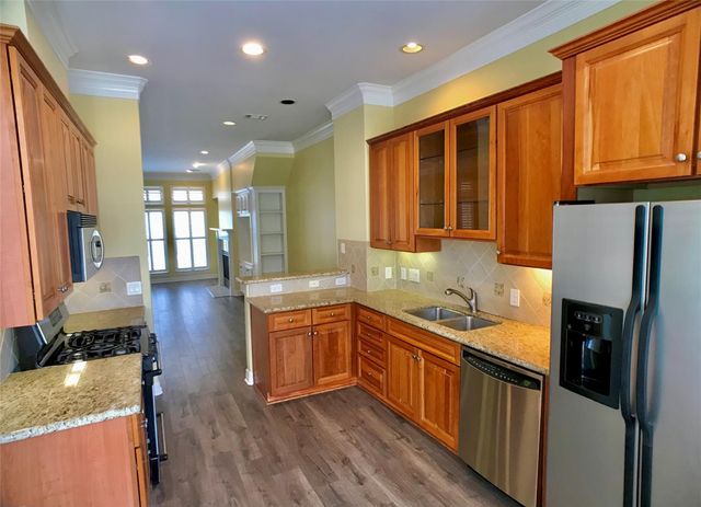 2104 Bancroft Street, Houston, TX 77027