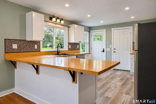 3 Pepperidge Drive, Waterford, CT 06375