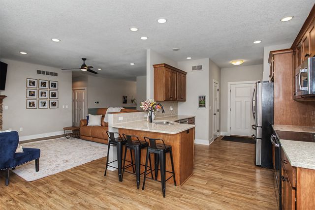 301 Hawthorne Circle, Gilbert, IA 50105