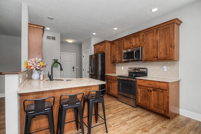 301 Hawthorne Circle, Gilbert, IA 50105