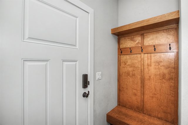 301 Hawthorne Circle, Gilbert, IA 50105