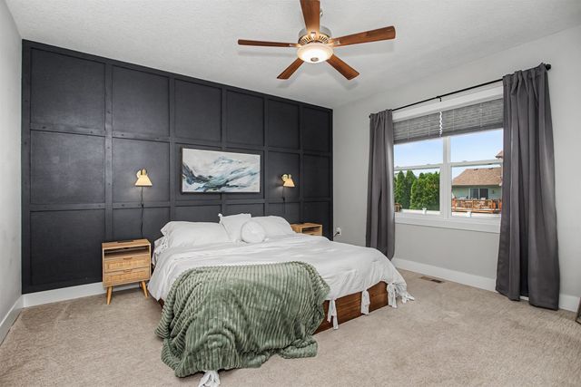301 Hawthorne Circle, Gilbert, IA 50105