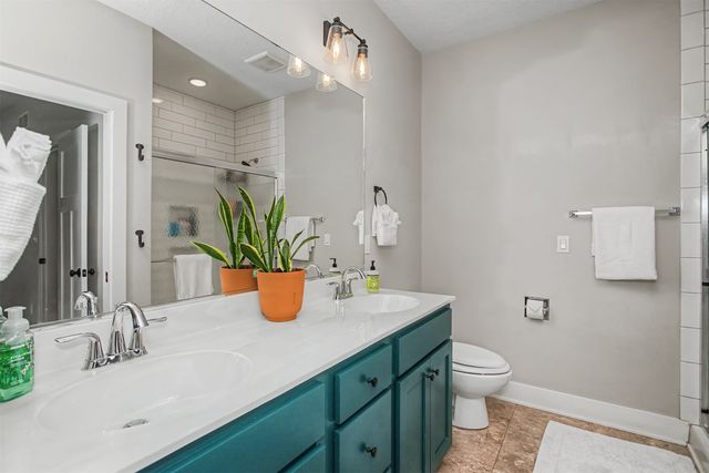 301 Hawthorne Circle, Gilbert, IA 50105