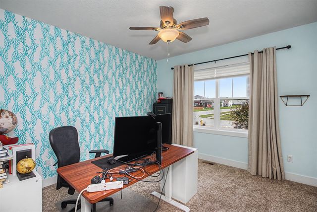 301 Hawthorne Circle, Gilbert, IA 50105