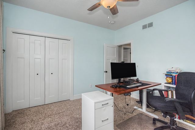 301 Hawthorne Circle, Gilbert, IA 50105
