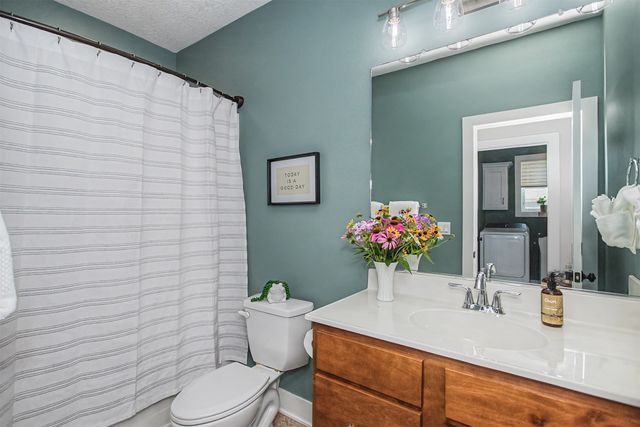 301 Hawthorne Circle, Gilbert, IA 50105