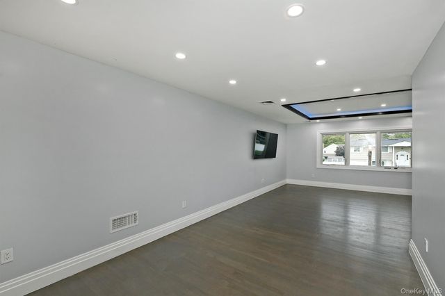 105 N Lewis Avenue, Lindenhurst, NY 11757