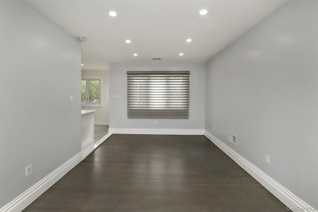 105 N Lewis Avenue, Lindenhurst, NY 11757