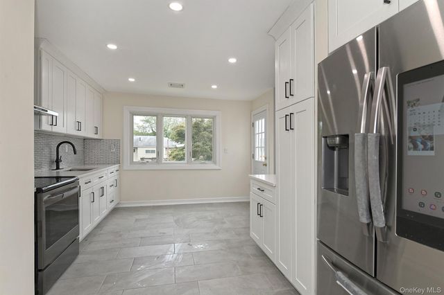 105 N Lewis Avenue, Lindenhurst, NY 11757