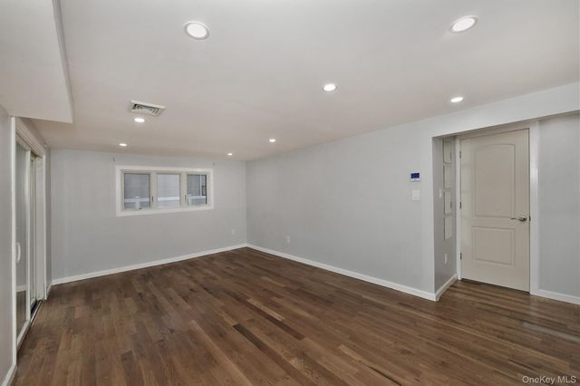 105 N Lewis Avenue, Lindenhurst, NY 11757