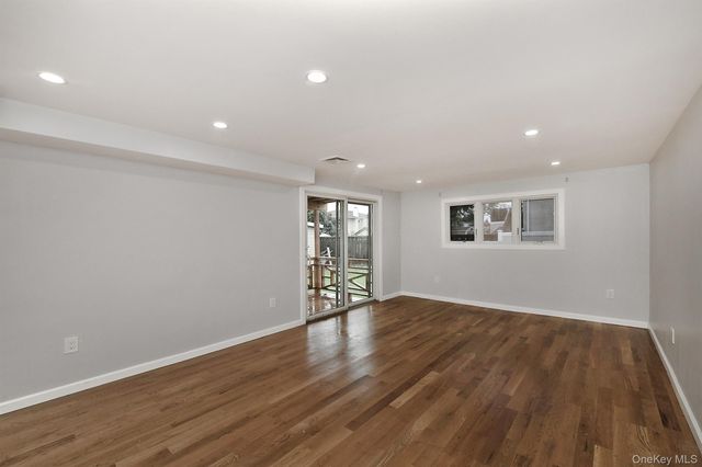 105 N Lewis Avenue, Lindenhurst, NY 11757