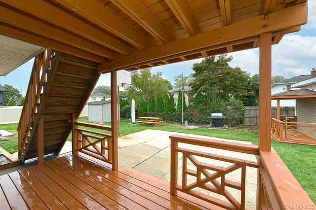 105 N Lewis Avenue, Lindenhurst, NY 11757