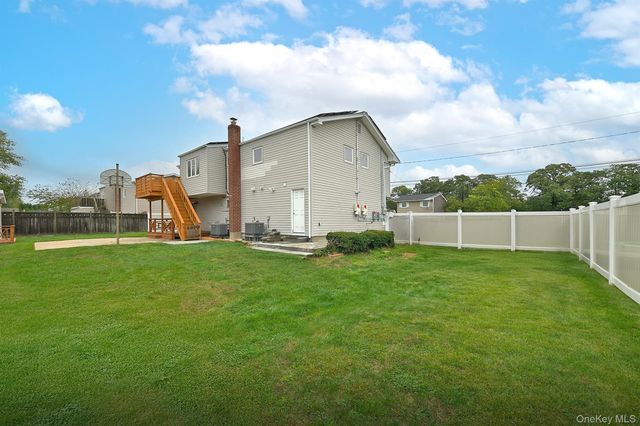 105 N Lewis Avenue, Lindenhurst, NY 11757
