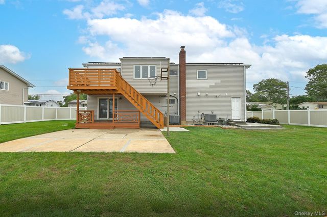 105 N Lewis Avenue, Lindenhurst, NY 11757