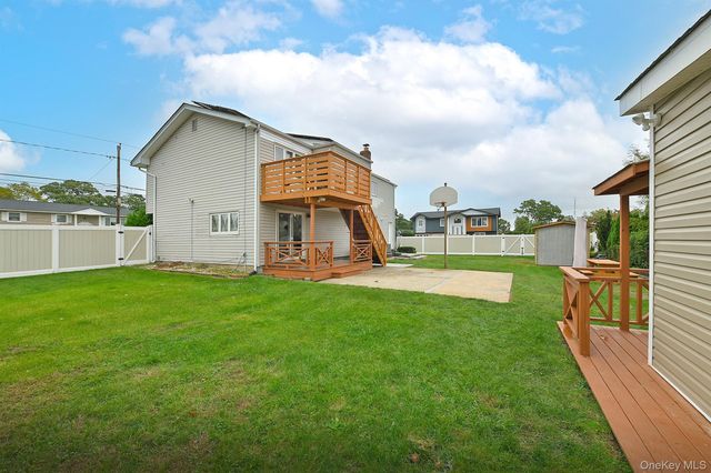 105 N Lewis Avenue, Lindenhurst, NY 11757