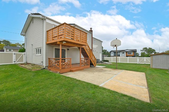 105 N Lewis Avenue, Lindenhurst, NY 11757