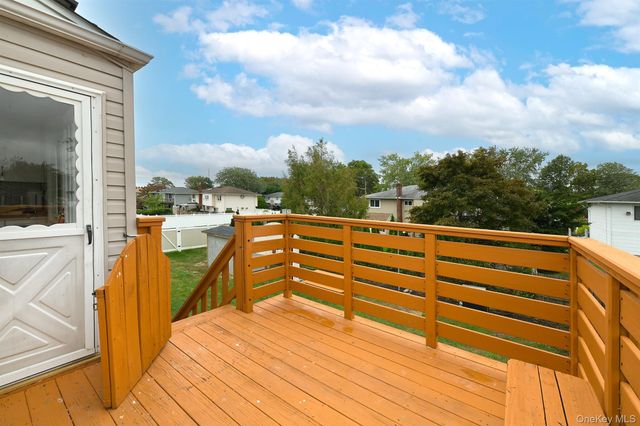 105 N Lewis Avenue, Lindenhurst, NY 11757