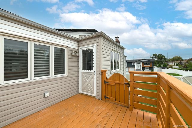105 N Lewis Avenue, Lindenhurst, NY 11757