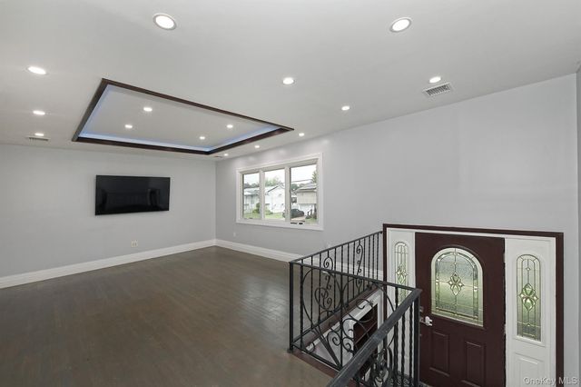 105 N Lewis Avenue, Lindenhurst, NY 11757