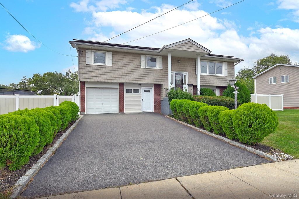 105 N Lewis Avenue, Lindenhurst, NY 11757 — photo 2