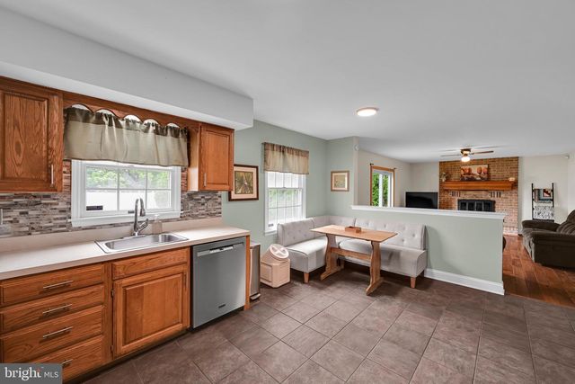 230 HOPE DR, Blandon, PA 19510