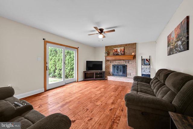 230 HOPE DR, Blandon, PA 19510