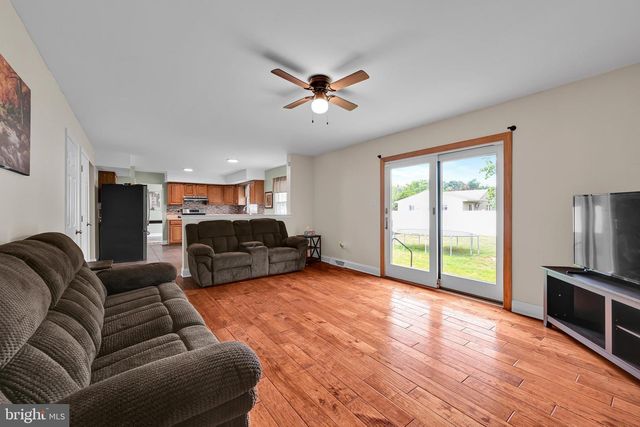 230 HOPE DR, Blandon, PA 19510