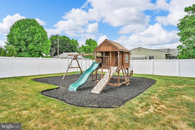 230 HOPE DR, Blandon, PA 19510